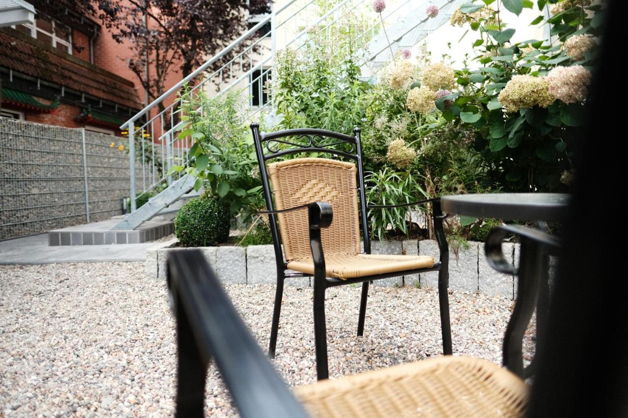 Apartments Zur Alten Konditorei Шверин Экстерьер фото